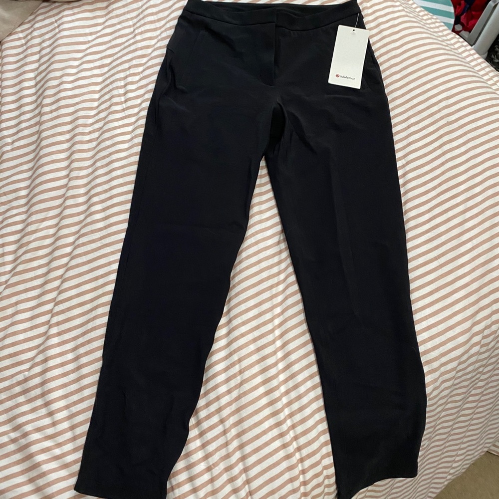 Lululemon size 6 On The Move Pant